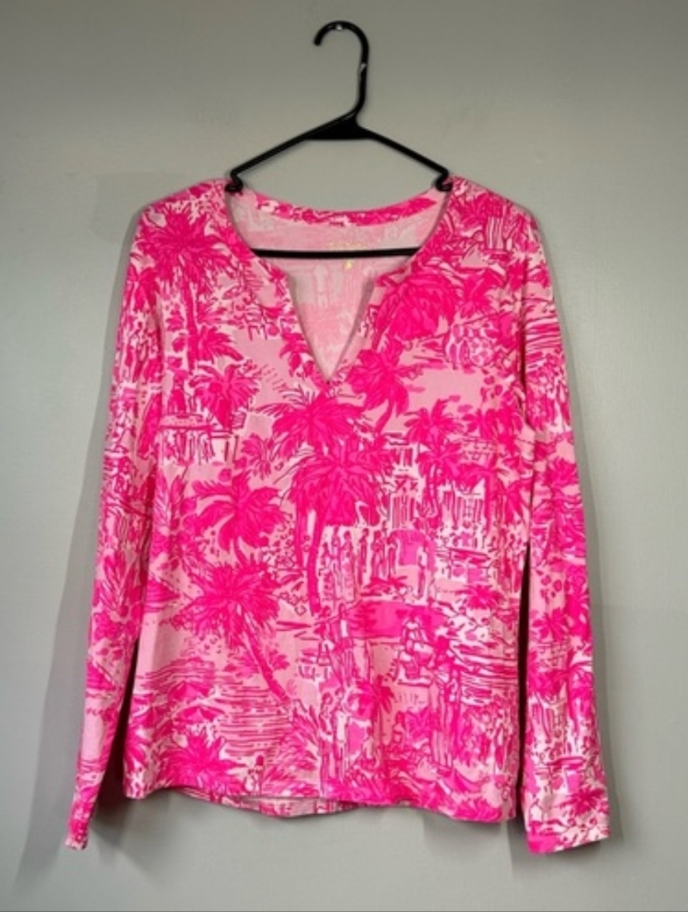 Lilly Pulitzer V-Neck LS Top HOT PINK Flamingos!qq